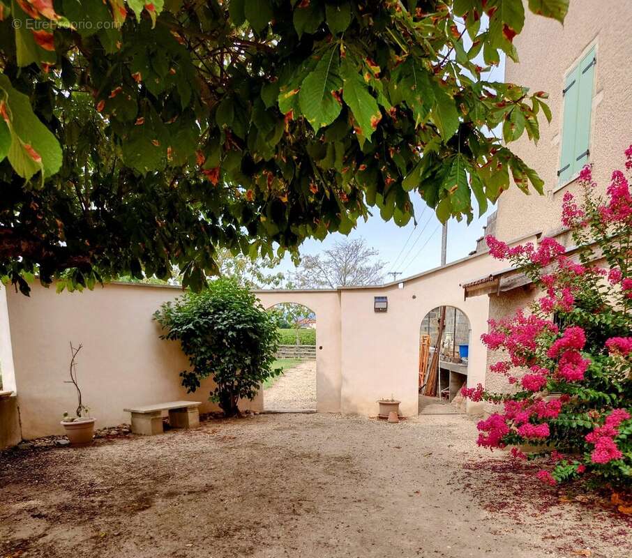 Maison à CORCELLES-EN-BEAUJOLAIS