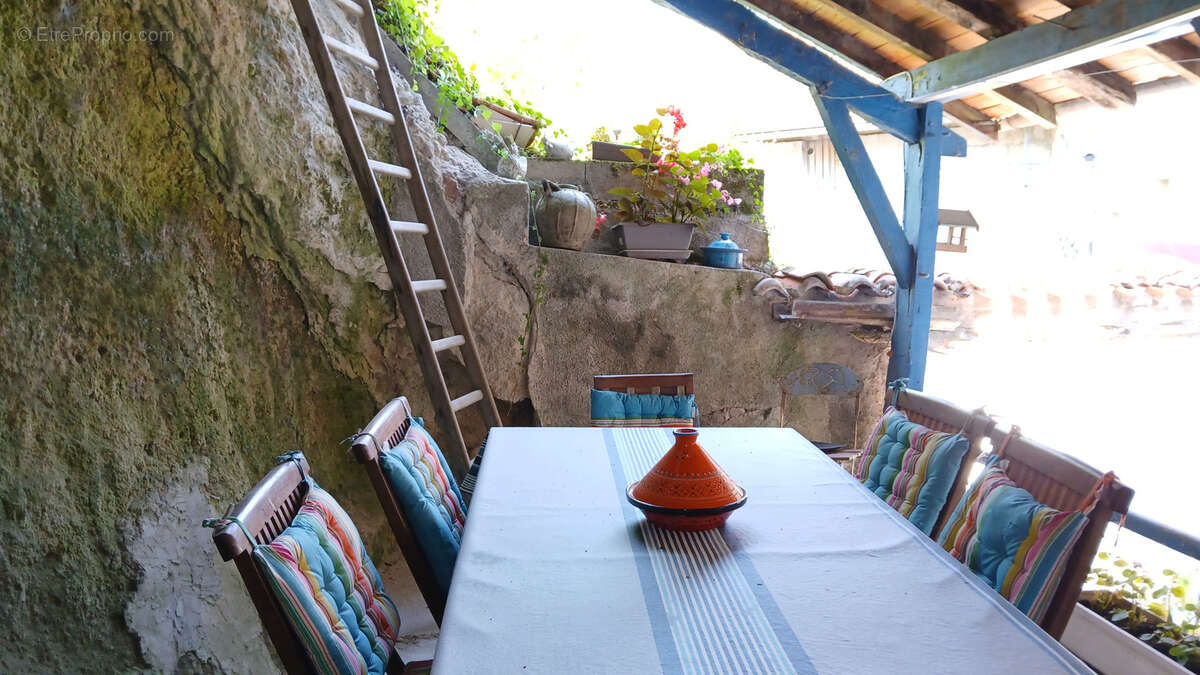 Maison à AUBETERRE-SUR-DRONNE