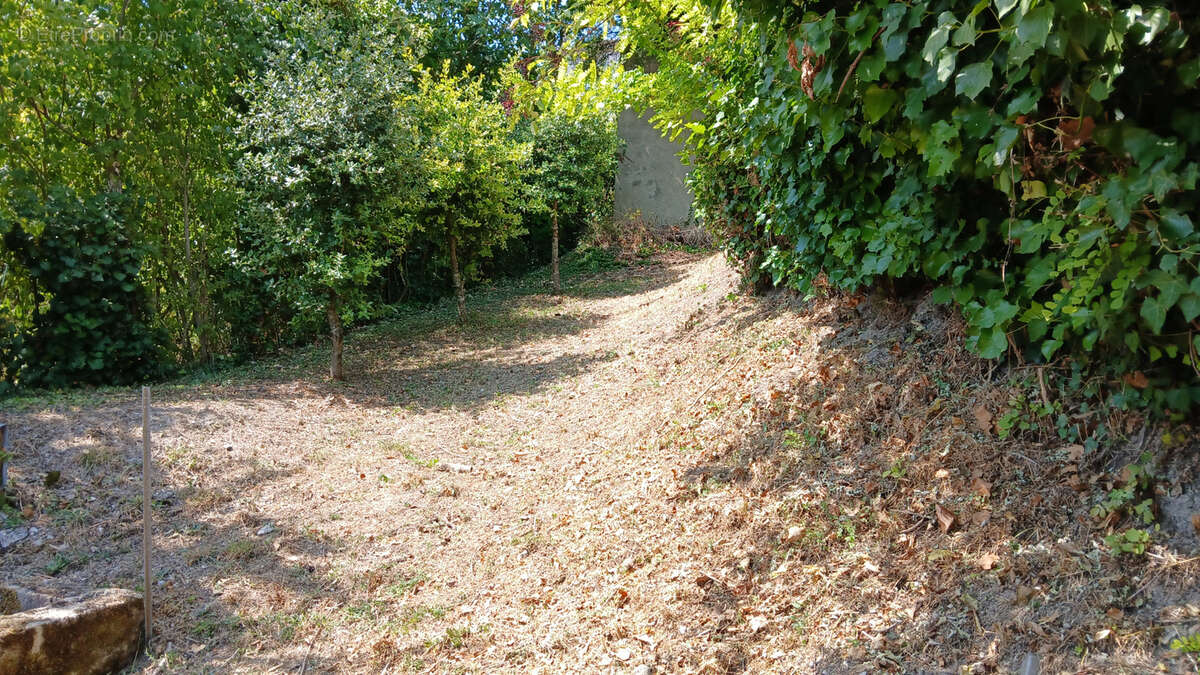 Maison à AUBETERRE-SUR-DRONNE