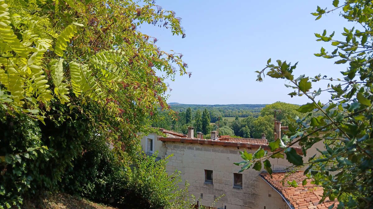 Maison à AUBETERRE-SUR-DRONNE
