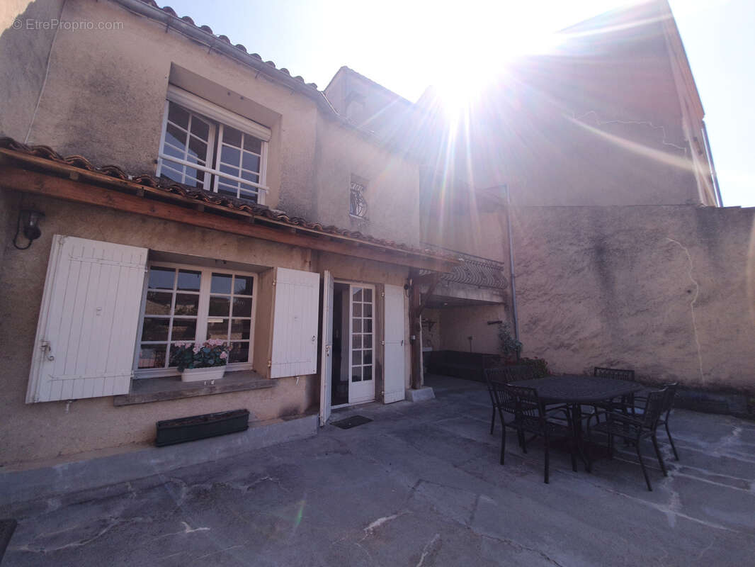 Maison à CHATEAUNEUF-SUR-CHARENTE