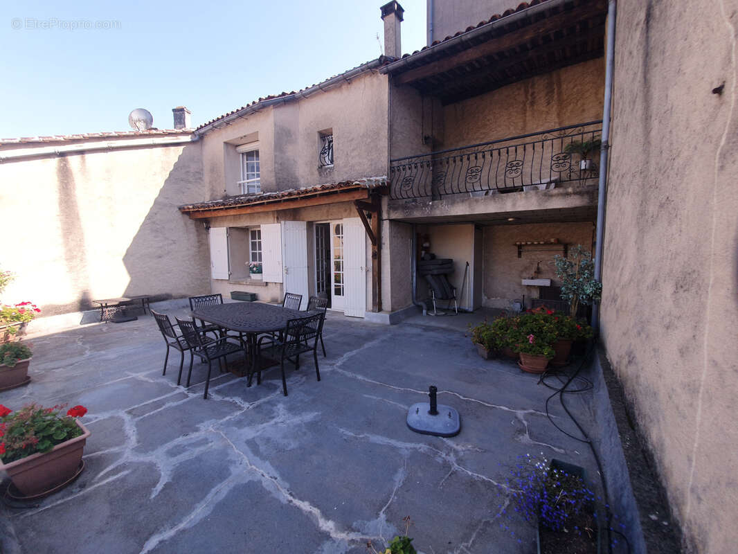 Maison à CHATEAUNEUF-SUR-CHARENTE