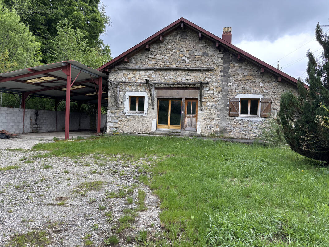 Maison à CHAMPFROMIER