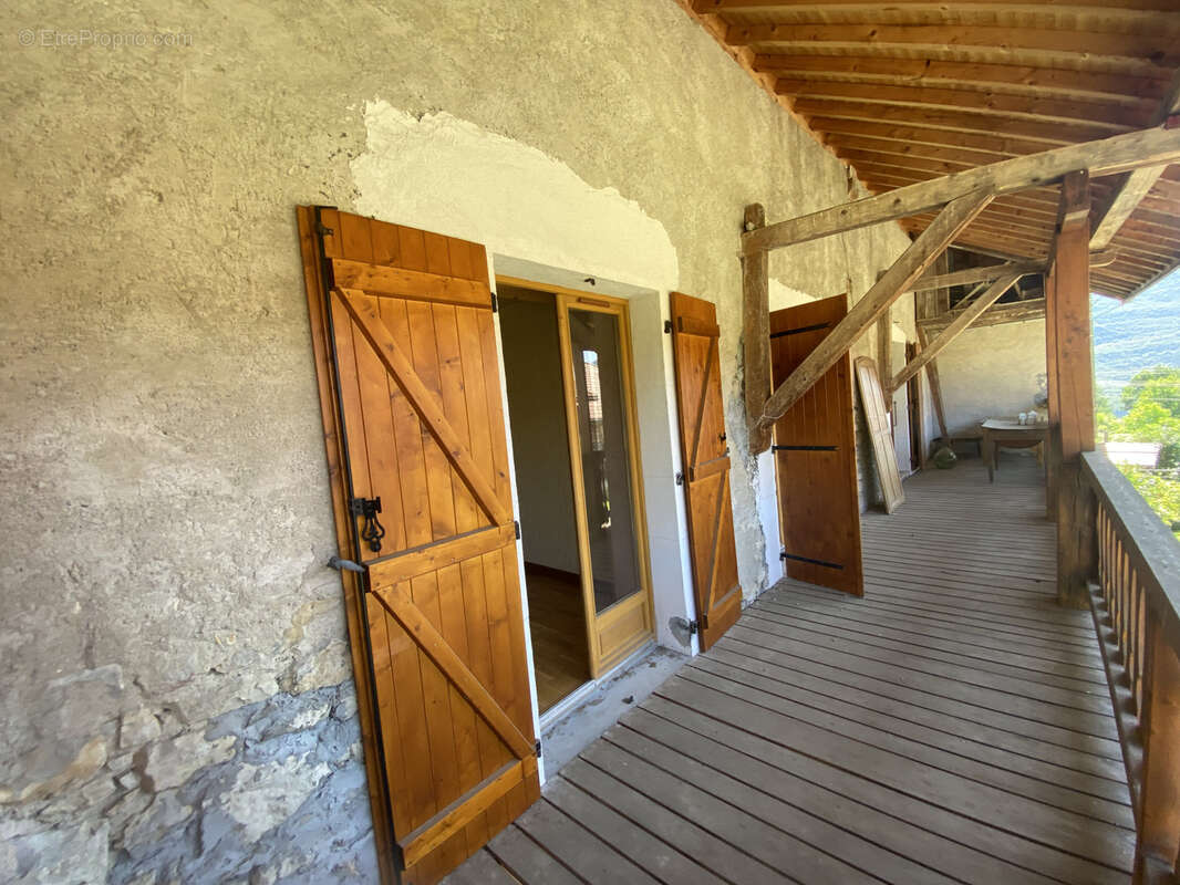 Maison à CHAMPFROMIER