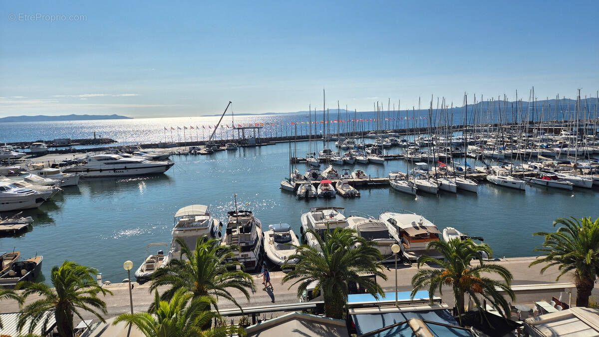 Appartement à HYERES