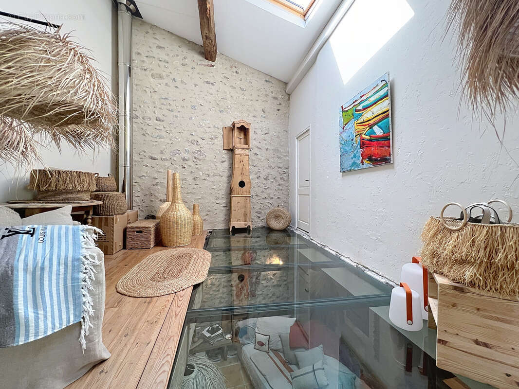 Maison à PEZILLA-LA-RIVIERE