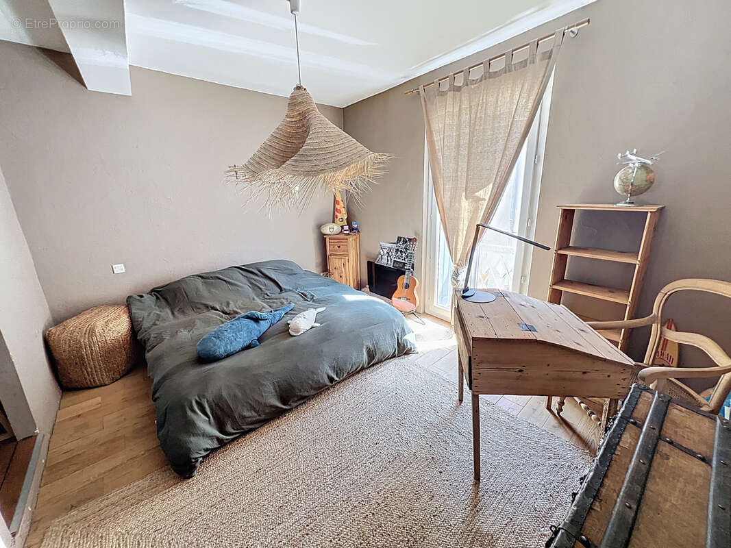 Maison à PEZILLA-LA-RIVIERE