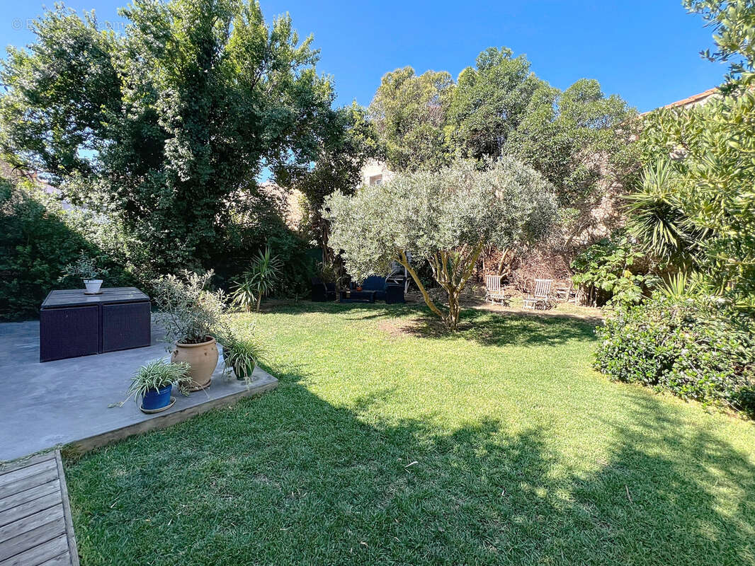 Maison à PEZILLA-LA-RIVIERE