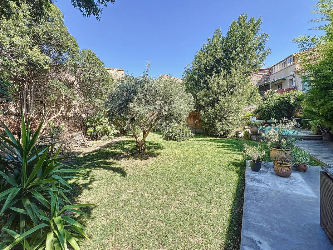 Maison à PEZILLA-LA-RIVIERE