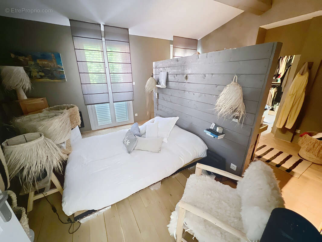 Maison à PEZILLA-LA-RIVIERE