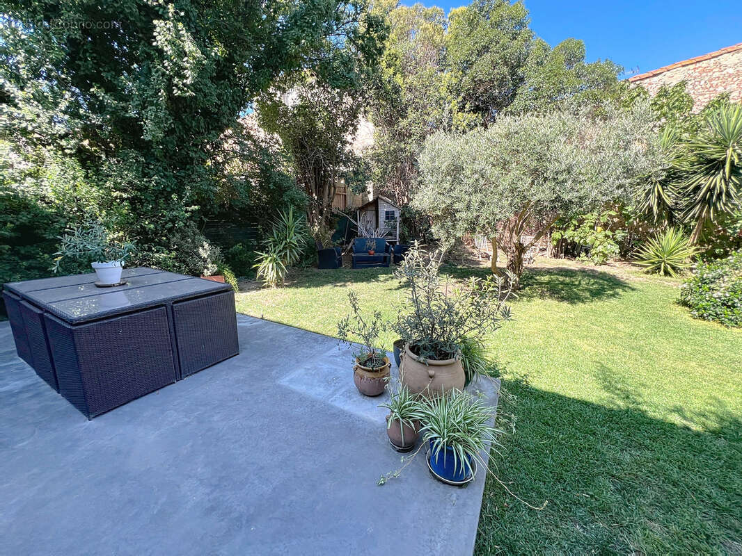 Maison à PEZILLA-LA-RIVIERE