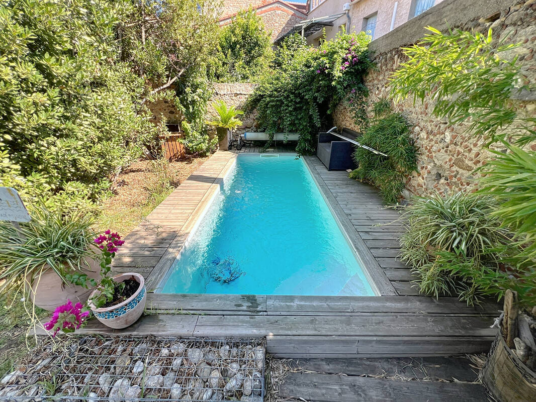 Maison à PEZILLA-LA-RIVIERE