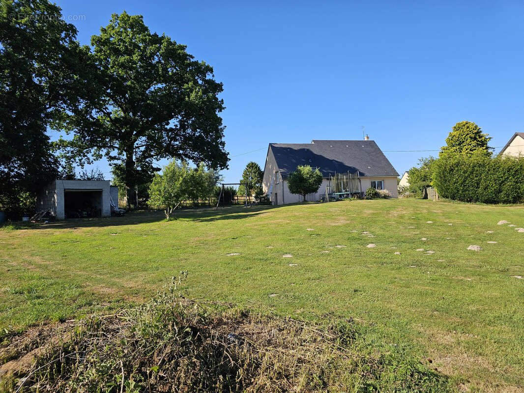 Maison à BELLOU-EN-HOULME