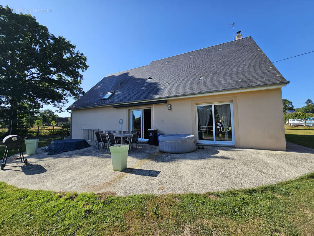 Maison à BELLOU-EN-HOULME