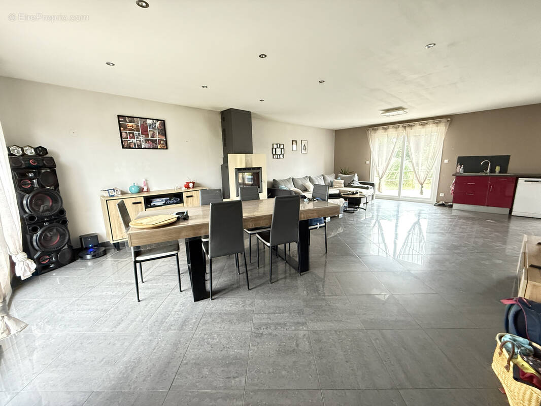 Maison à BELLOU-EN-HOULME