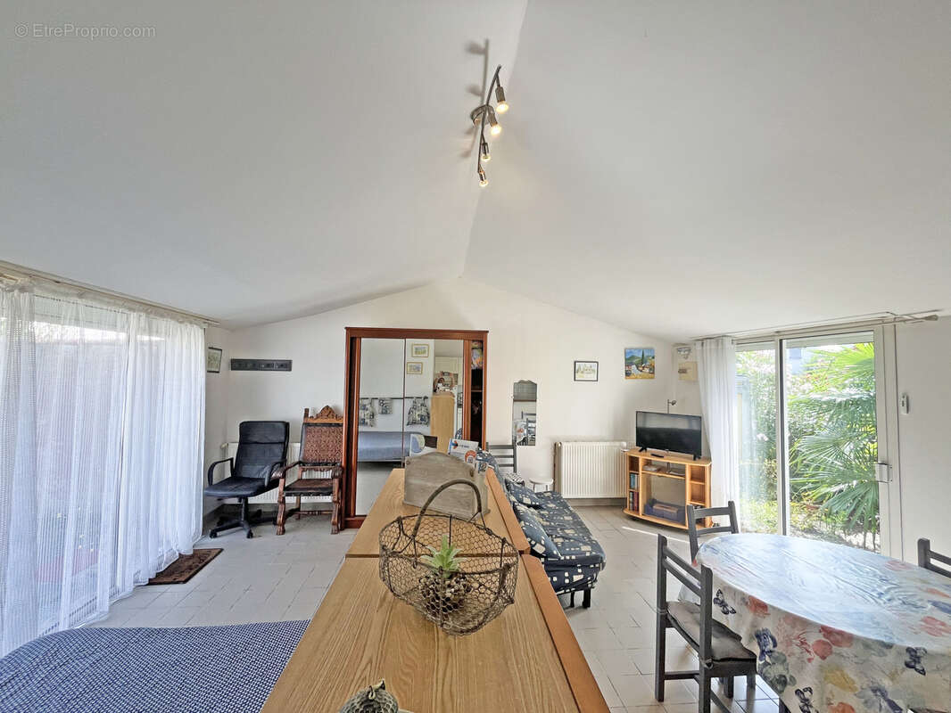 Maison à SAINT-GEORGES-DE-DIDONNE