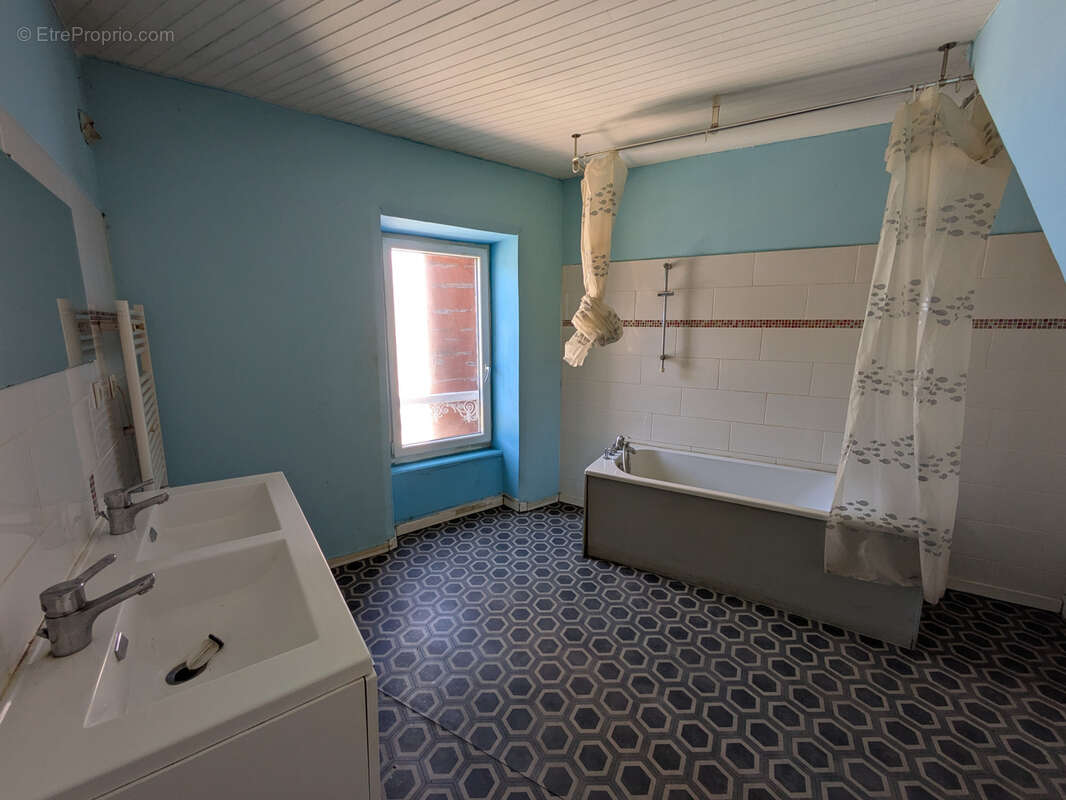 Maison à VILLEVOCANCE