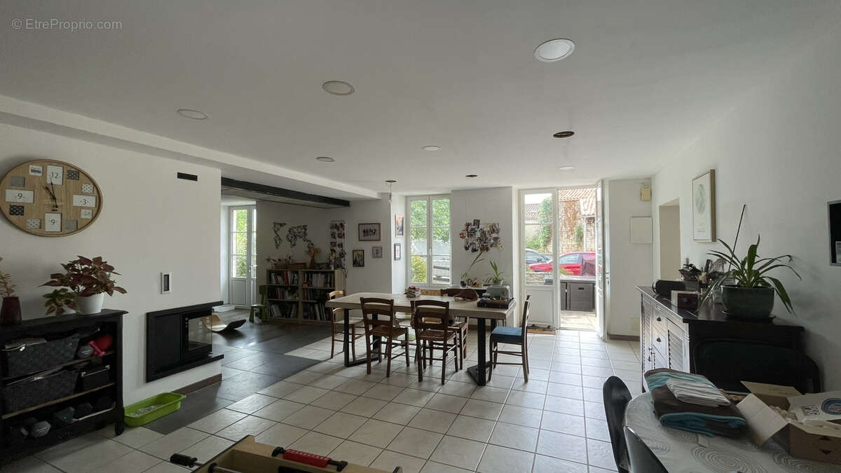 Maison à LA FOYE-MONJAULT