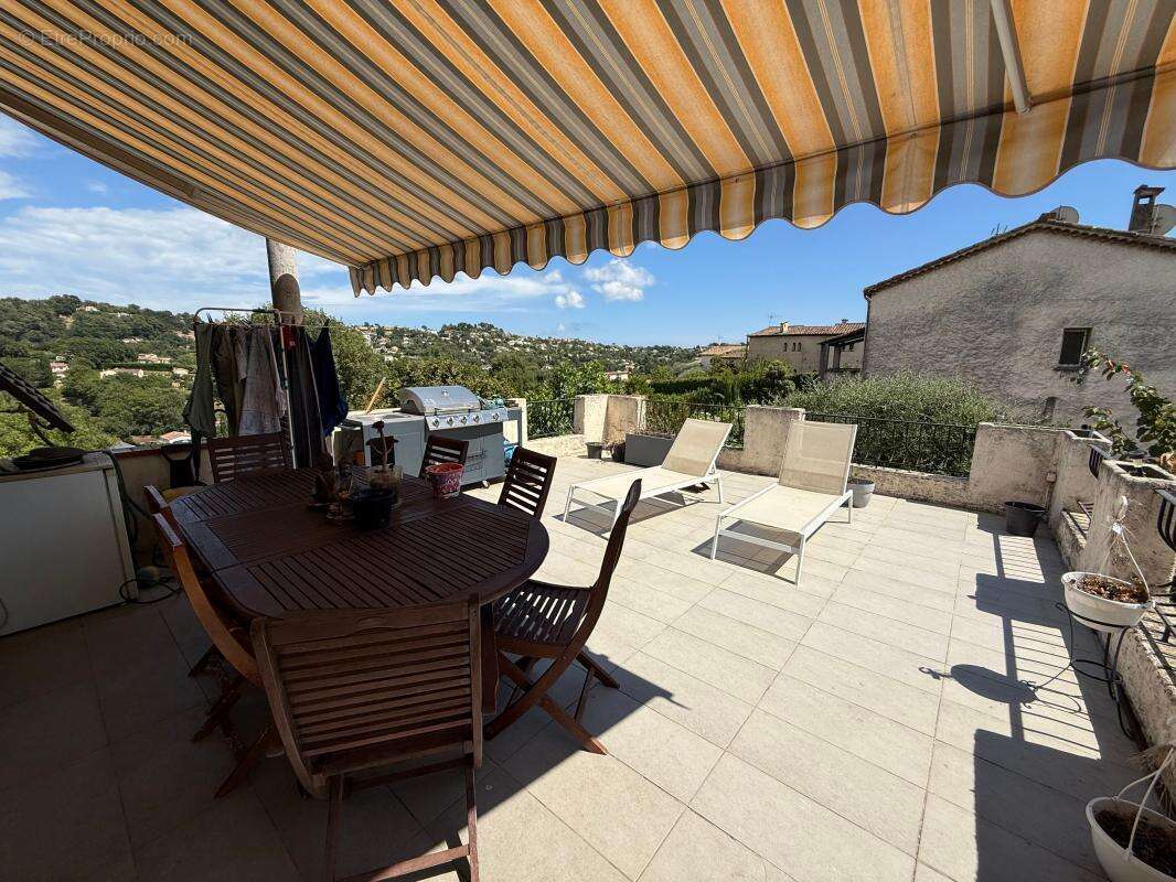 Appartement à LA COLLE-SUR-LOUP