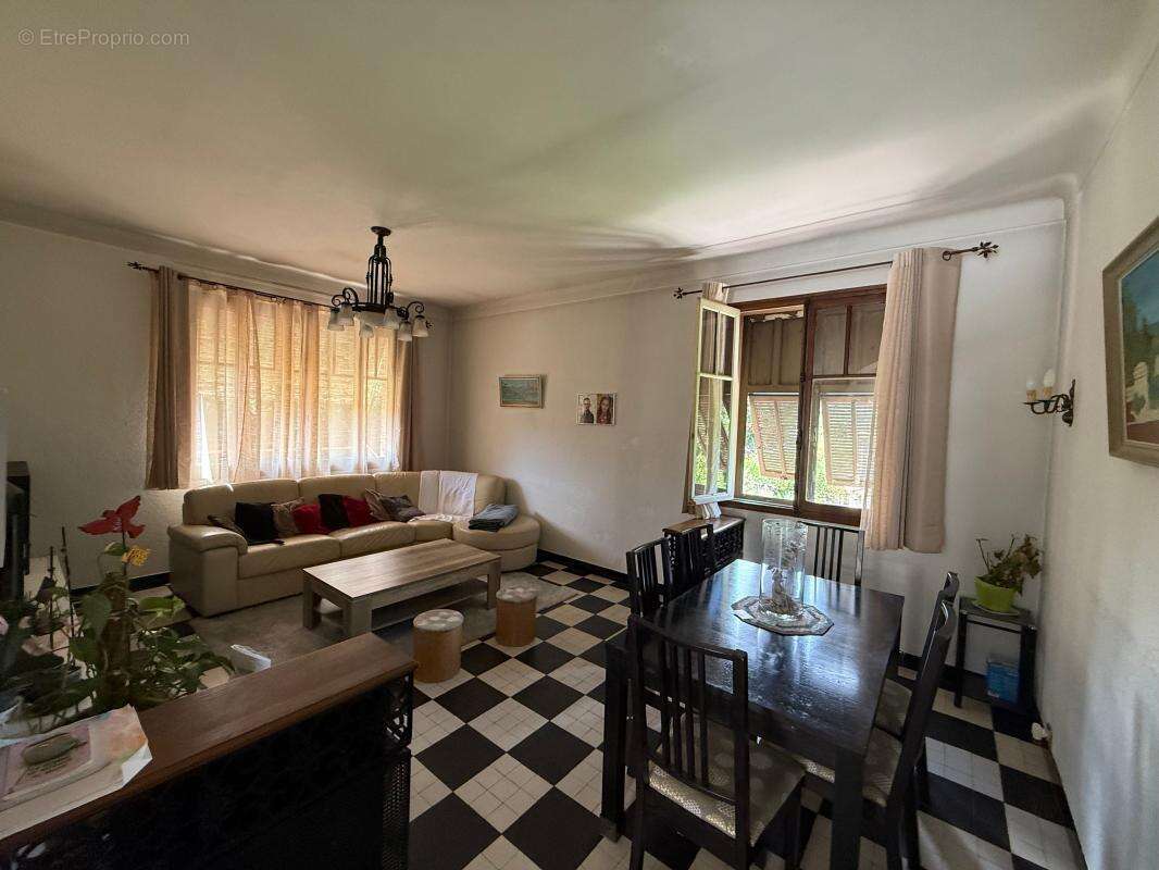 Appartement à LA COLLE-SUR-LOUP