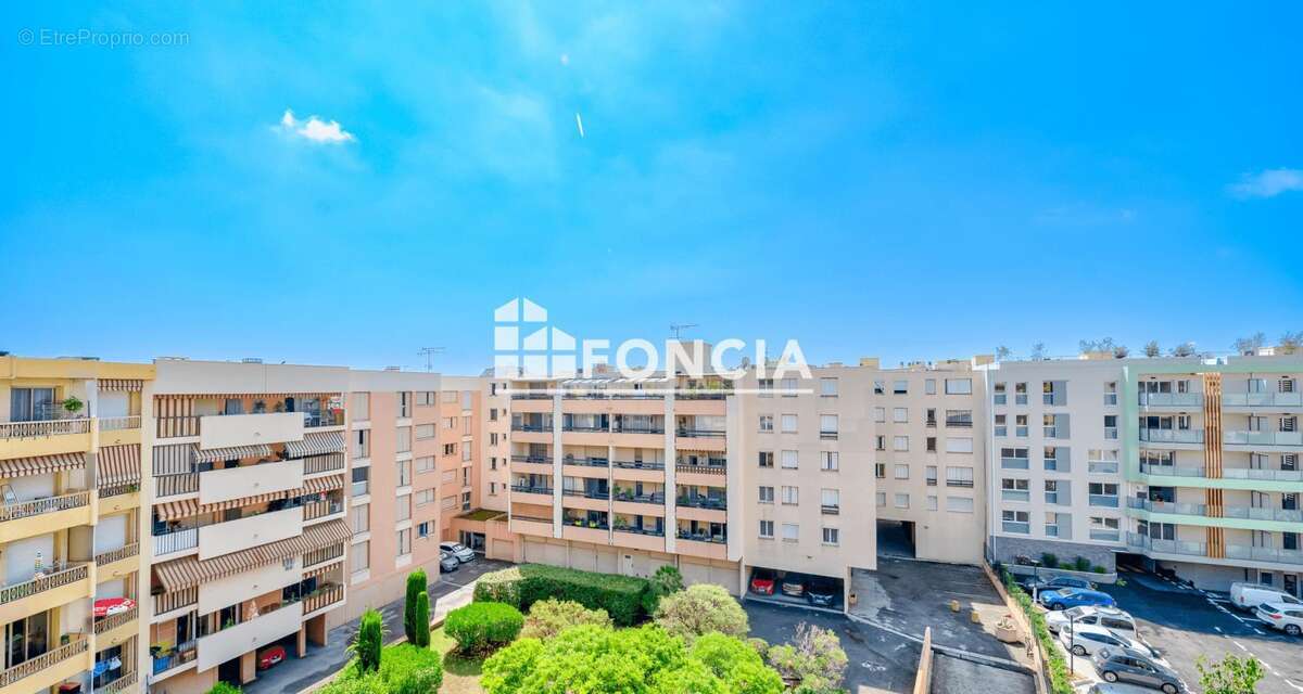 Appartement à SAINT-LAURENT-DU-VAR