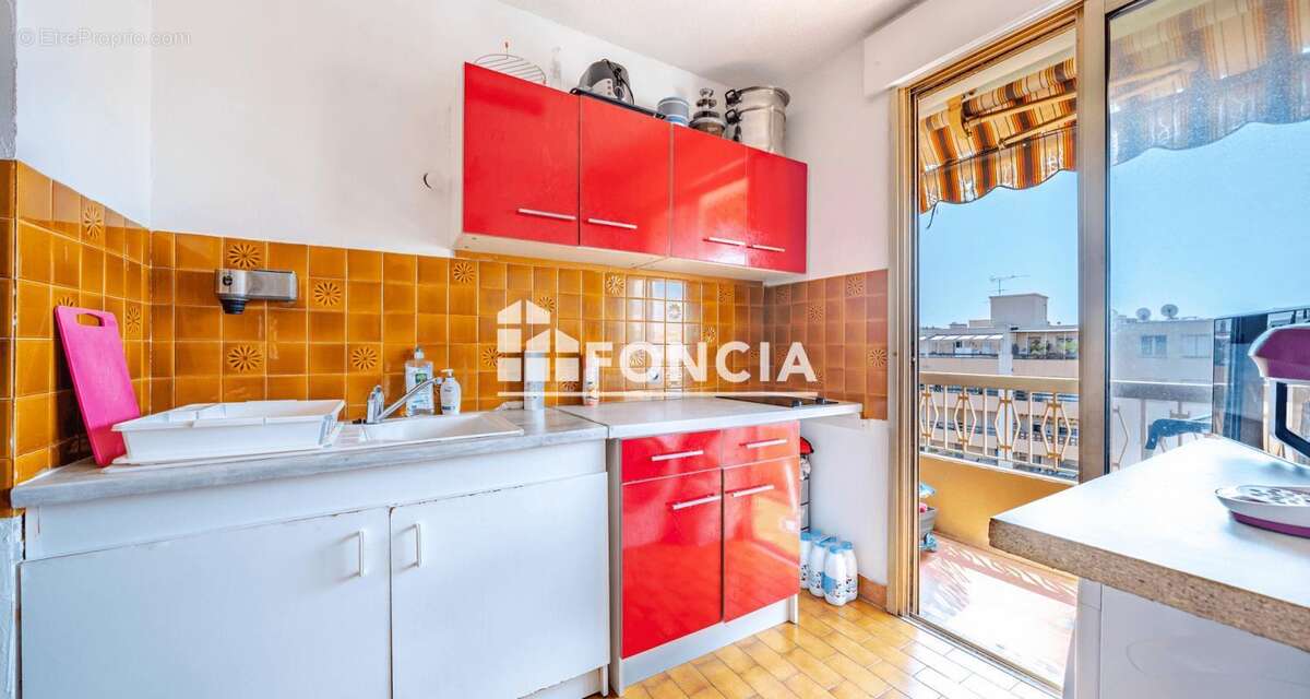 Appartement à SAINT-LAURENT-DU-VAR