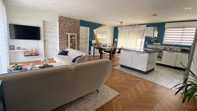 Maison à TONNAY-CHARENTE