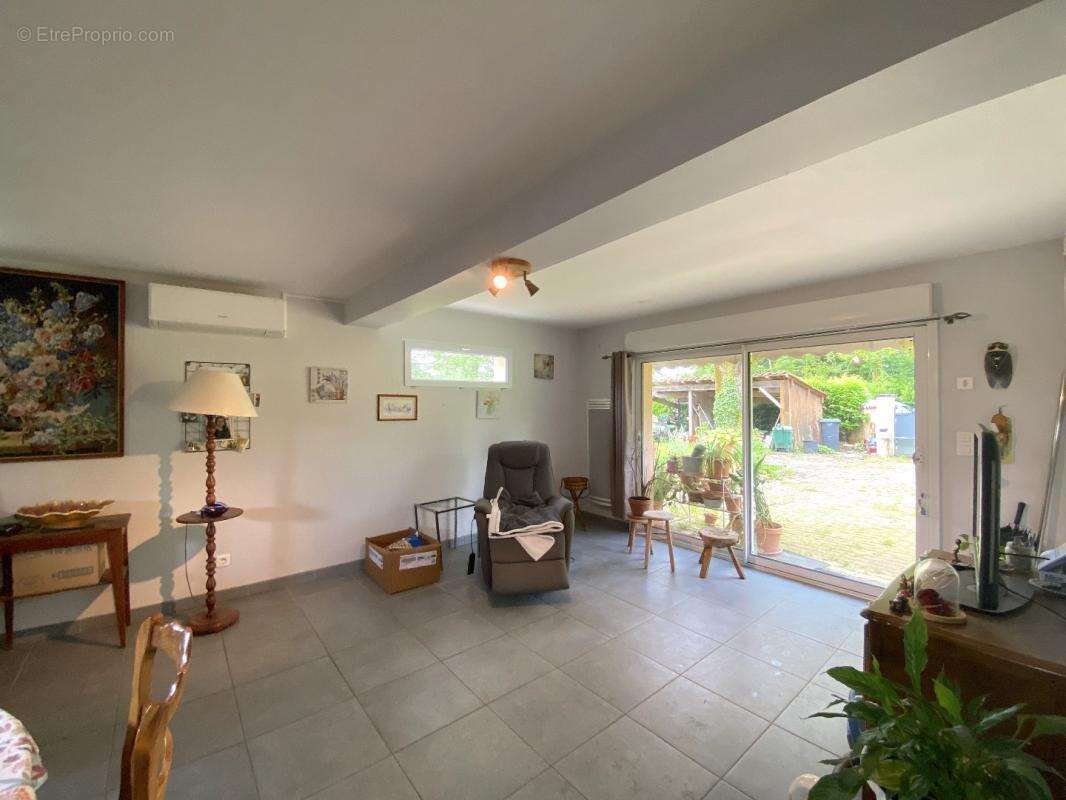 Maison à SAINT-ESTEPHE