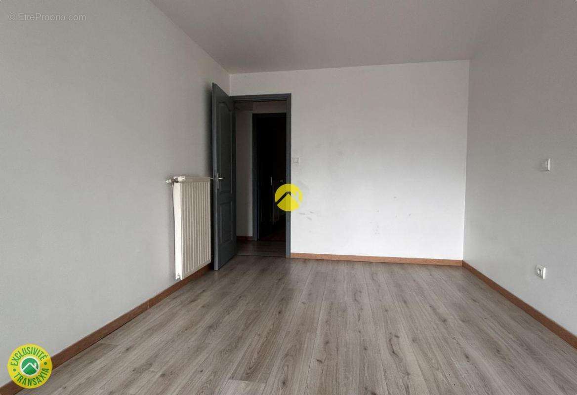 Appartement à FRUGES