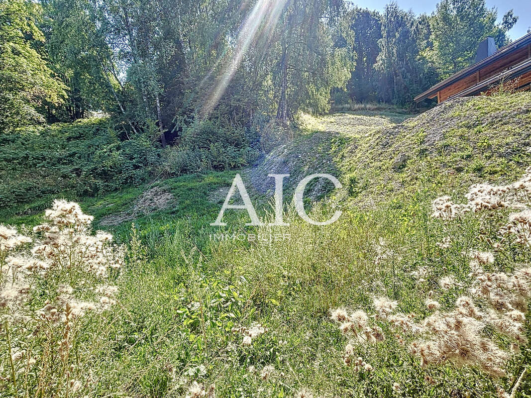 Terrain à COMBLOUX