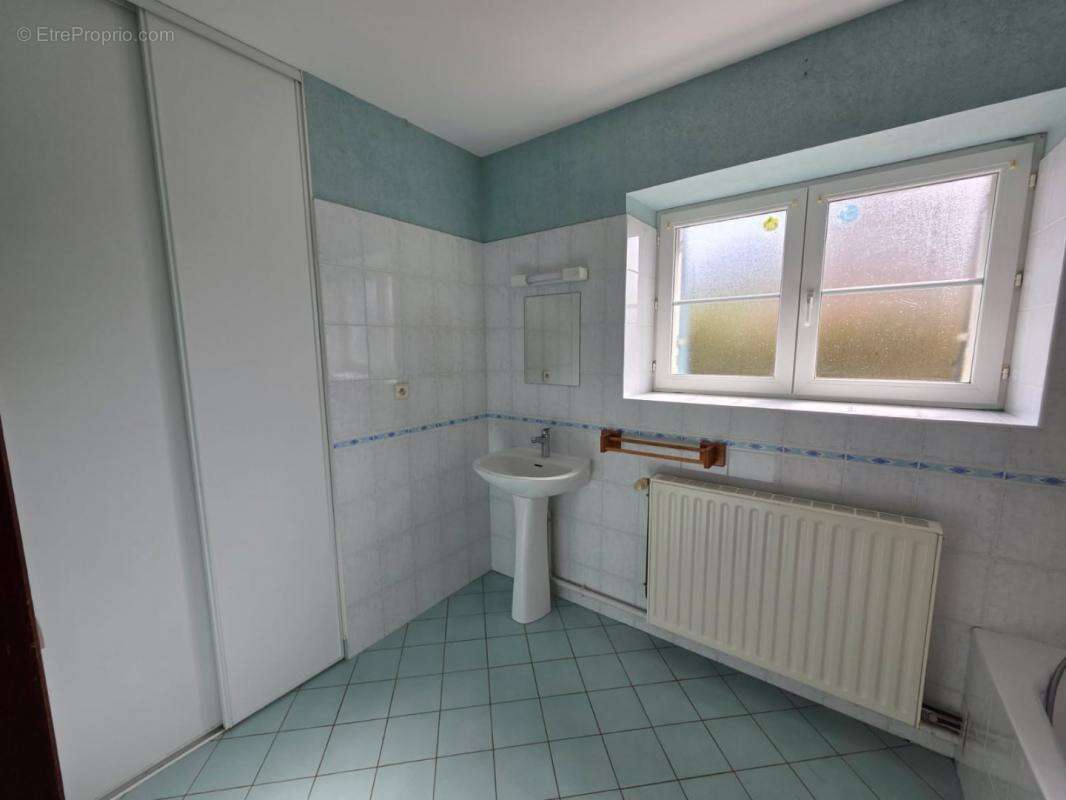 Maison à POULIGNY-SAINT-PIERRE