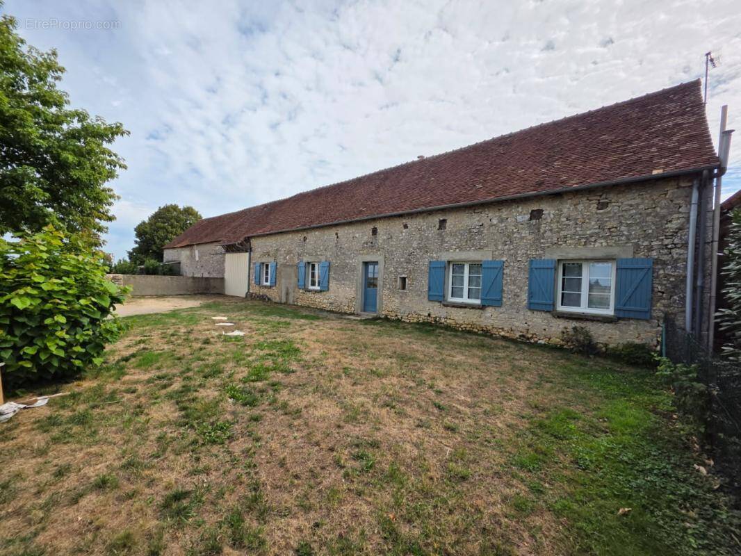Maison à POULIGNY-SAINT-PIERRE