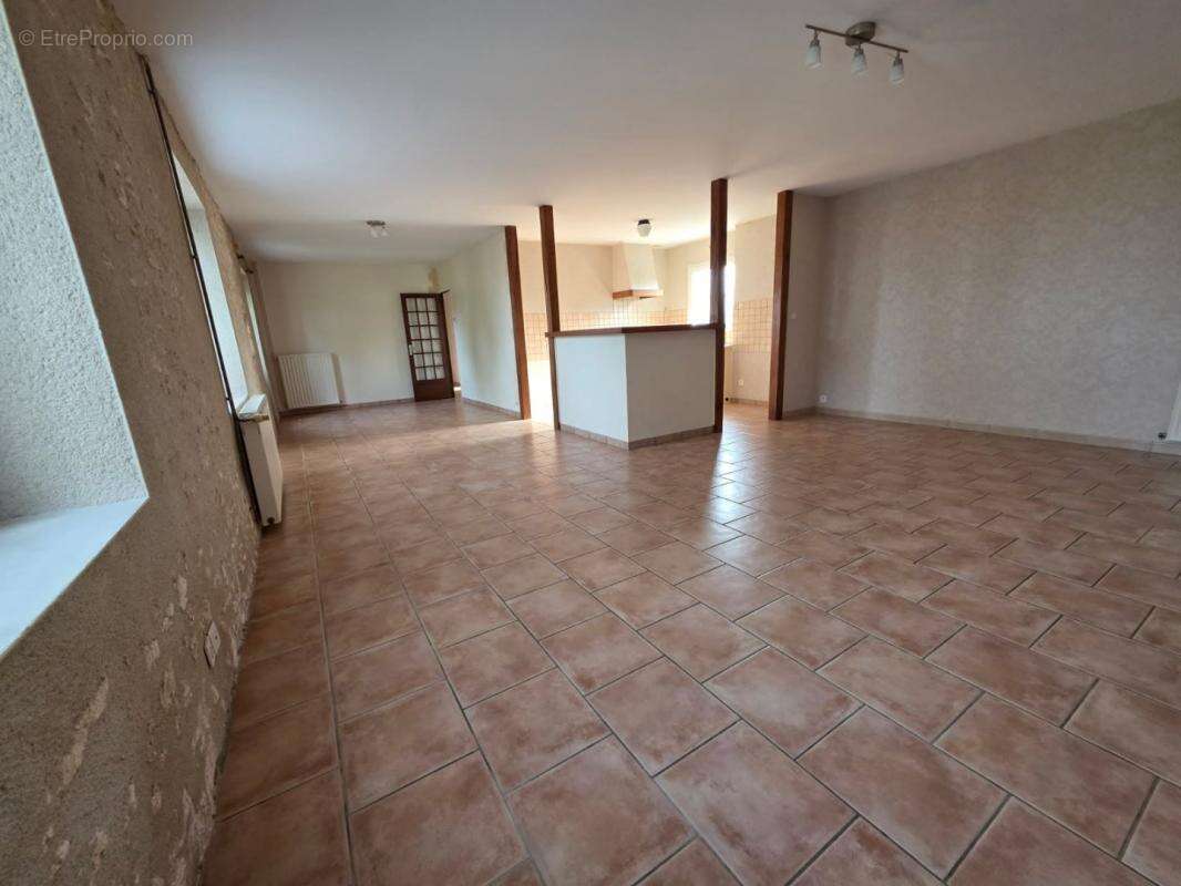 Maison à POULIGNY-SAINT-PIERRE