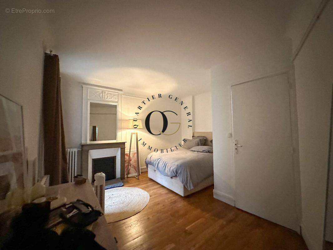 Appartement à PARIS-14E