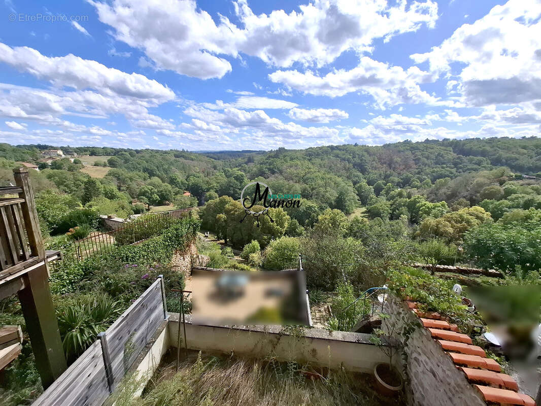 Maison à CHATEAUPONSAC