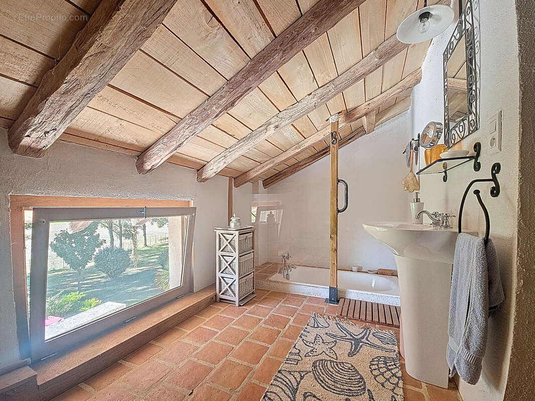 Maison à MONTREVEL-EN-BRESSE