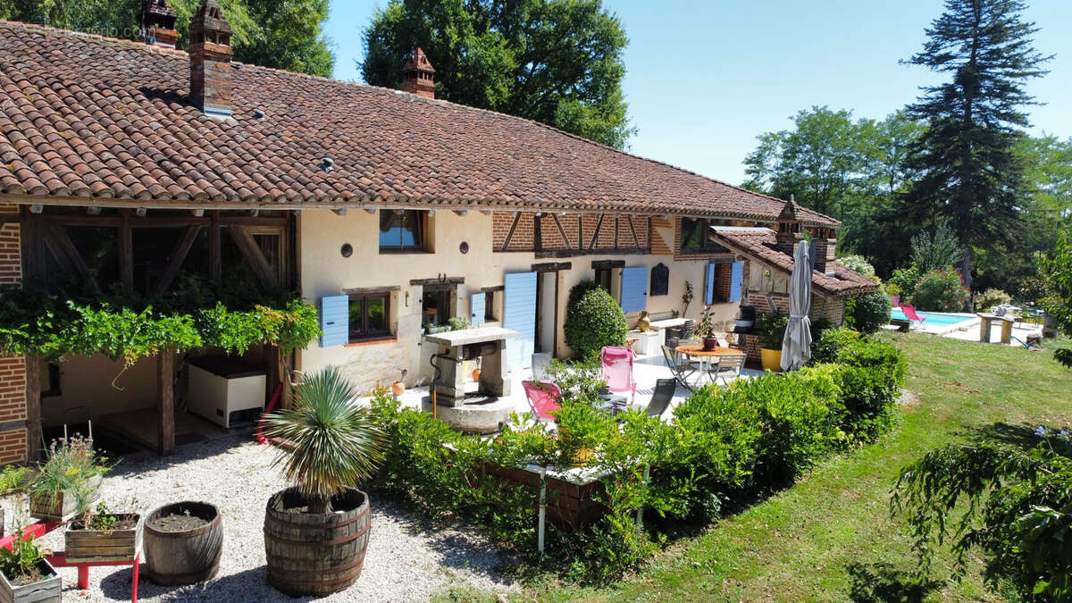 Maison à MONTREVEL-EN-BRESSE