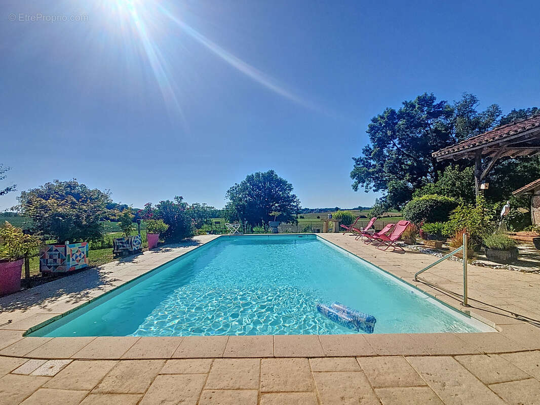 Maison à MONTREVEL-EN-BRESSE