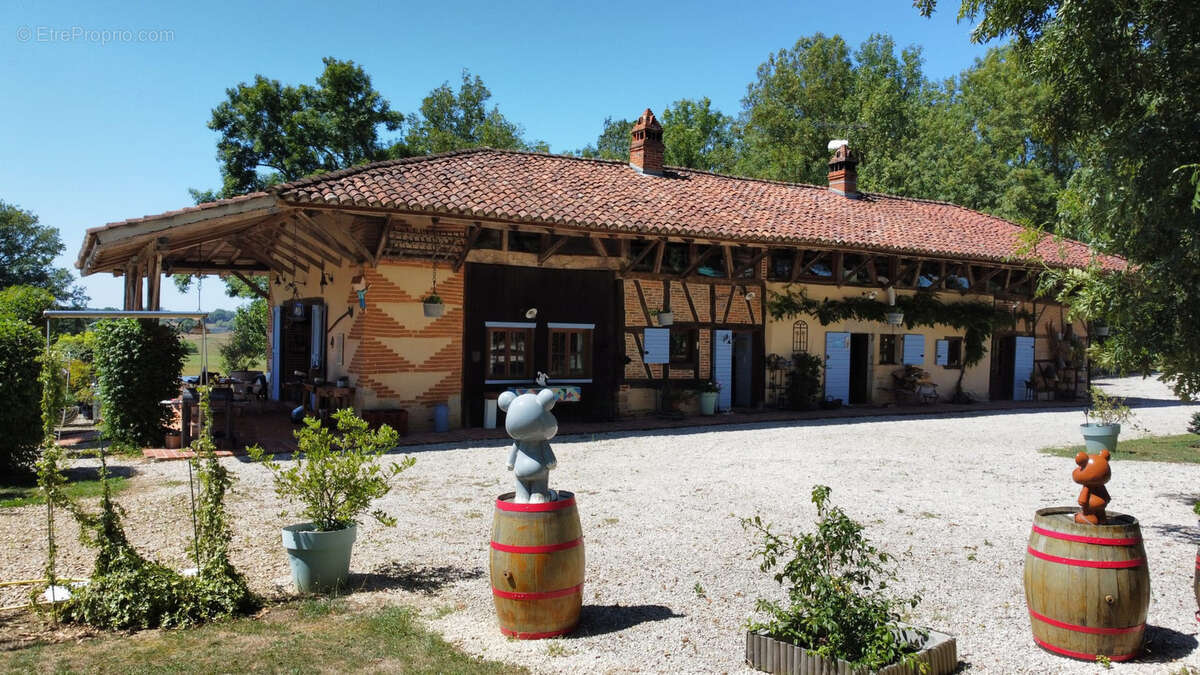 Maison à MONTREVEL-EN-BRESSE