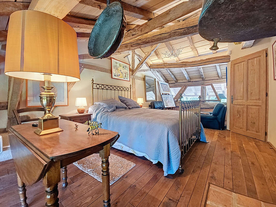 Maison à MONTREVEL-EN-BRESSE