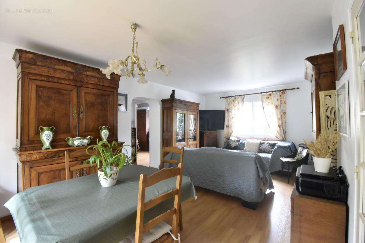 Maison à COSNE-COURS-SUR-LOIRE