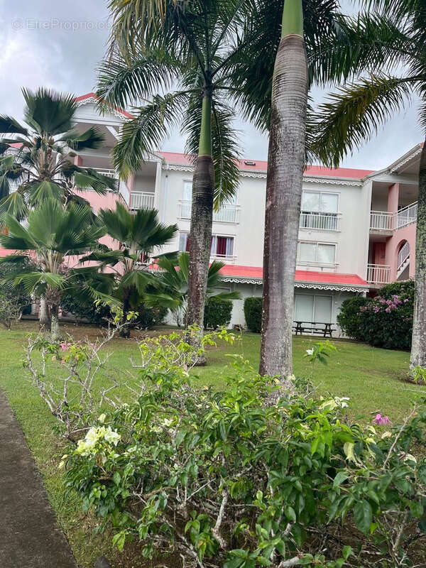 Appartement à BAIE-MAHAULT