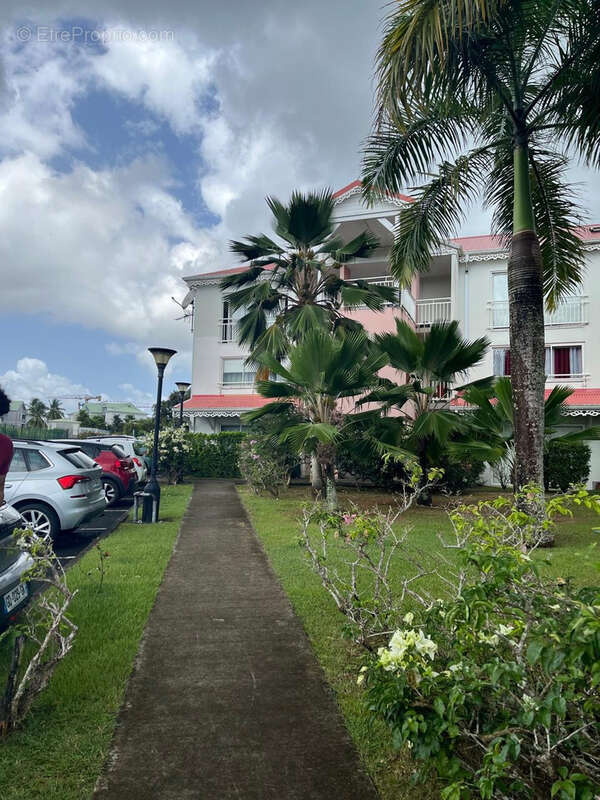 Appartement à BAIE-MAHAULT