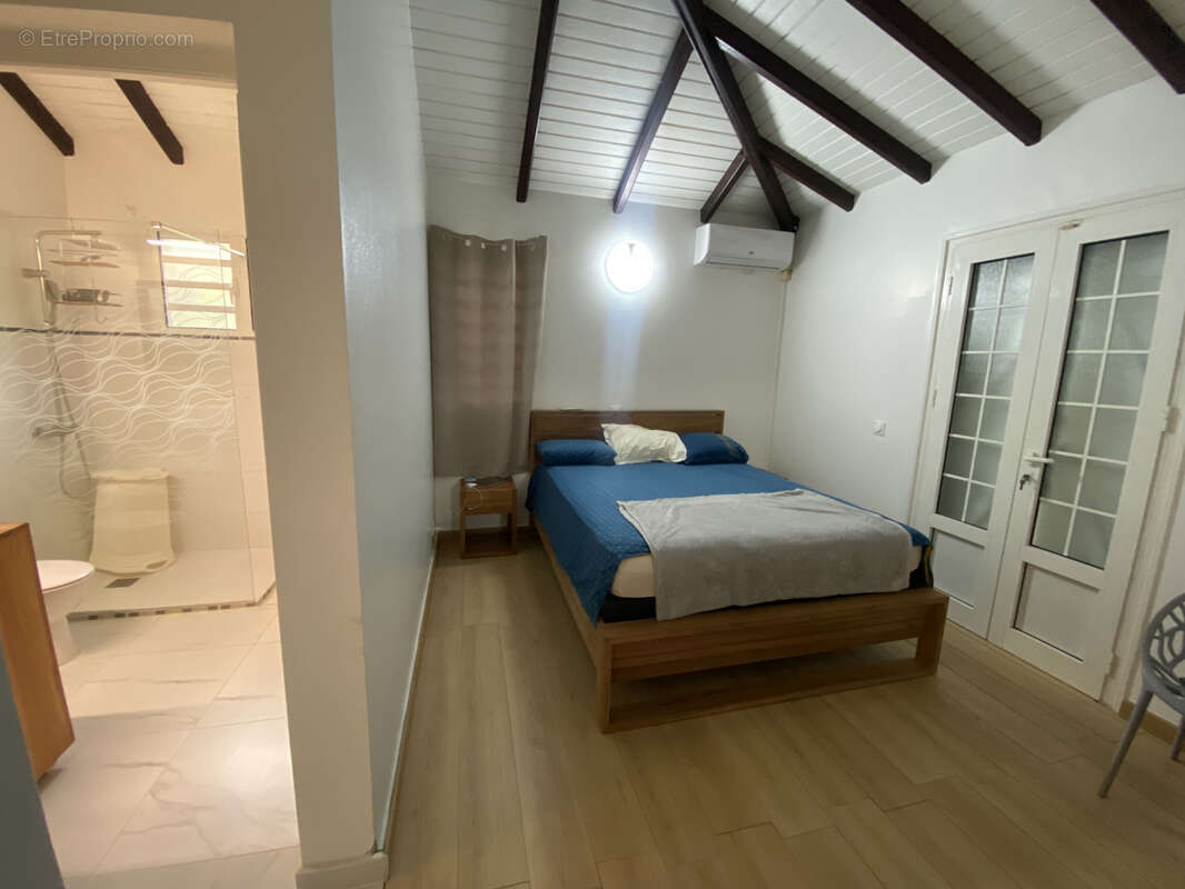 Maison à PETIT-BOURG