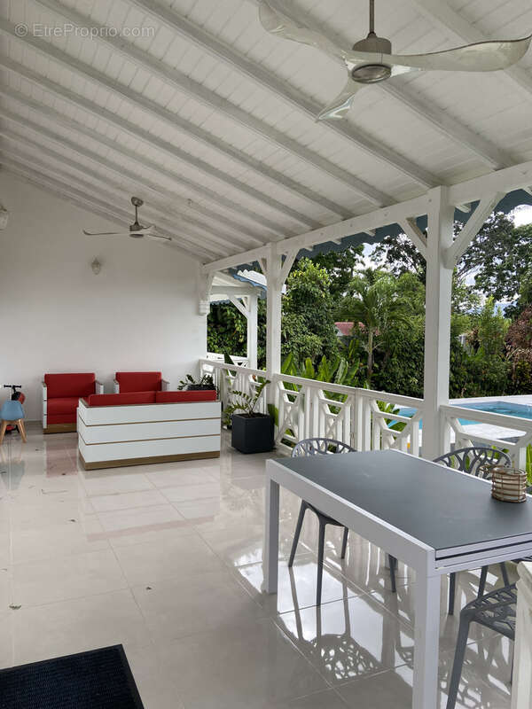 Maison à PETIT-BOURG