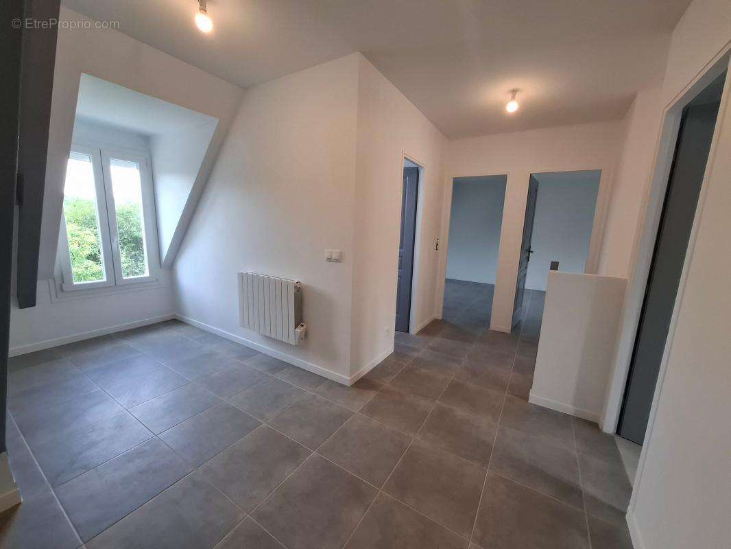 Maison à CUISE-LA-MOTTE