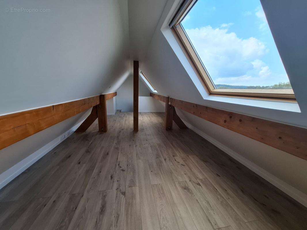 Maison à CUISE-LA-MOTTE