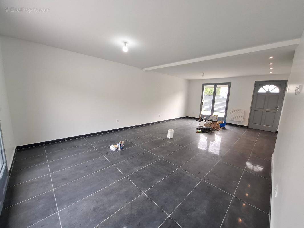 Maison à CUISE-LA-MOTTE