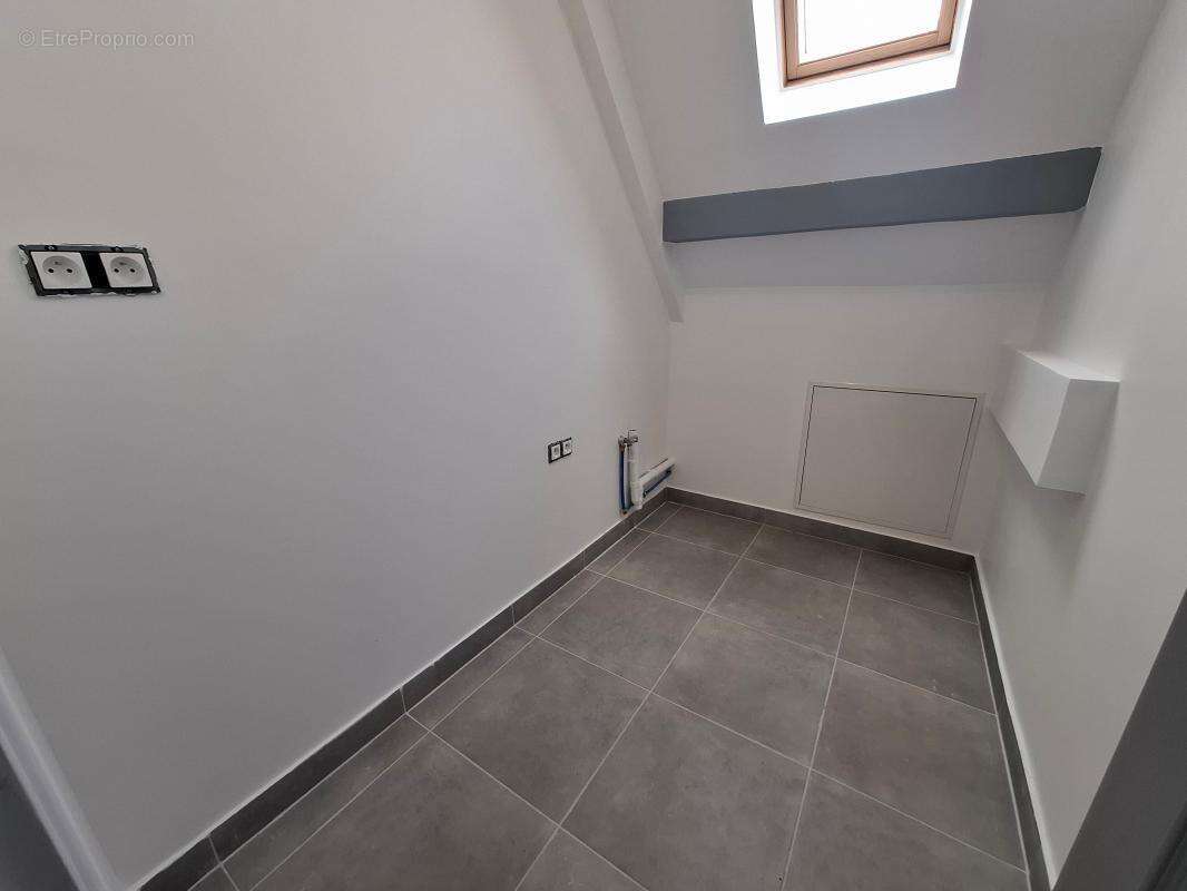 Maison à CUISE-LA-MOTTE