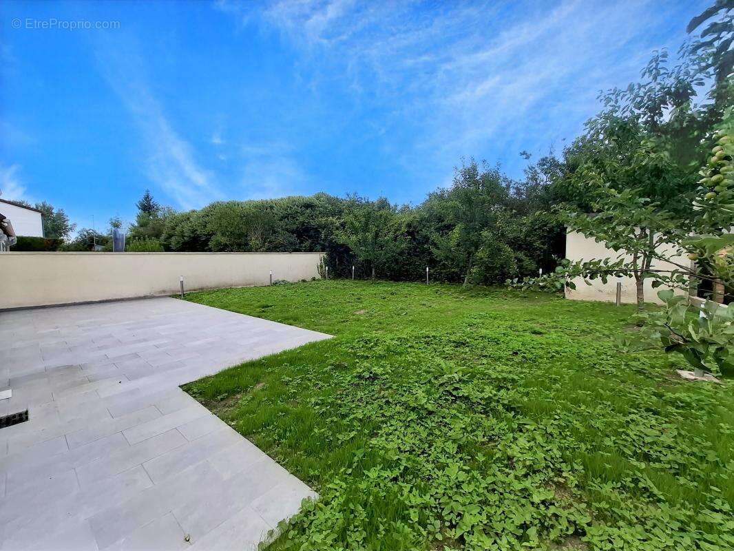 Maison à CUISE-LA-MOTTE